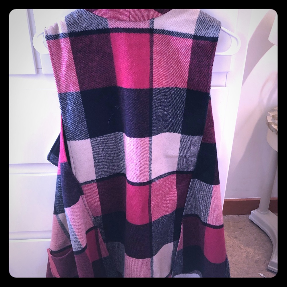 Plaid & fleece vest